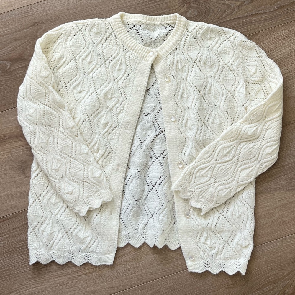 Elegant Cream Knit Cardigan